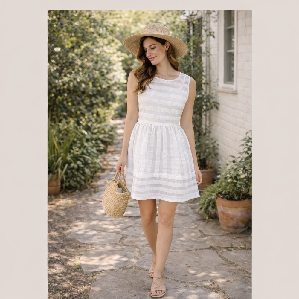 White Textured Mini Dress Sleeveless Summer Brunch After Market Small